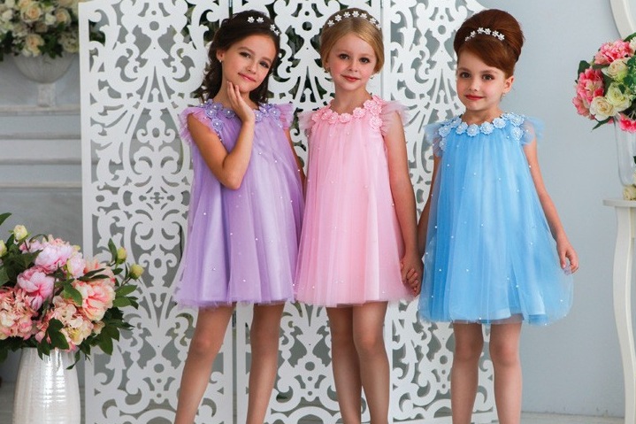 Как выбрать нарядное платье для девочки