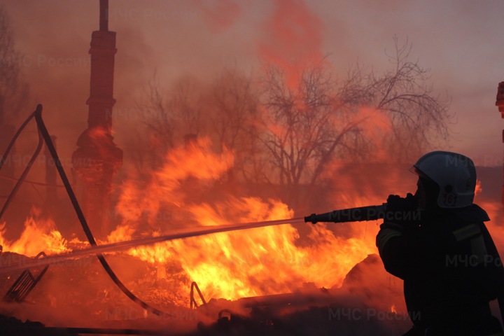 Больше половины поселка сгорело в Иркутской области