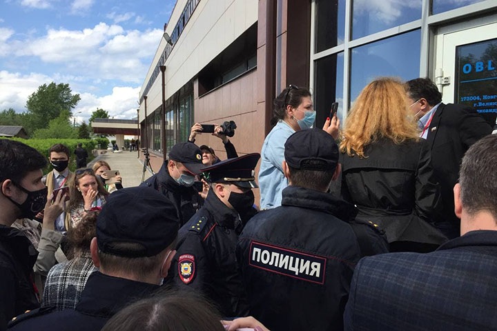 Полиция сорвала Земский съезд муниципальных депутатов. Есть задержанные