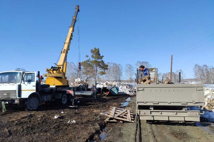«Газпром» решил восстановить дорогу в новосибирском селе, в разрушении которой компанию обвиняли местные жители