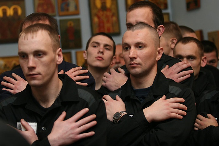 Минюст и СК РФ поддержали идею о работе заключенных на крупных стройках