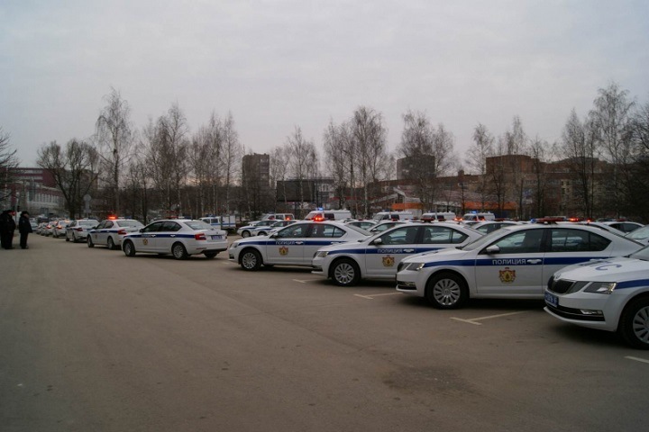 Новосибирского полицейского подозревают в хищении 11 служебных автомобилей