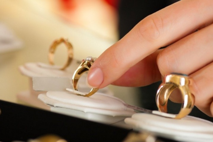 Как выбрать обручальное кольцо в Самоцветах | Ювелирный салон Екатеринбург