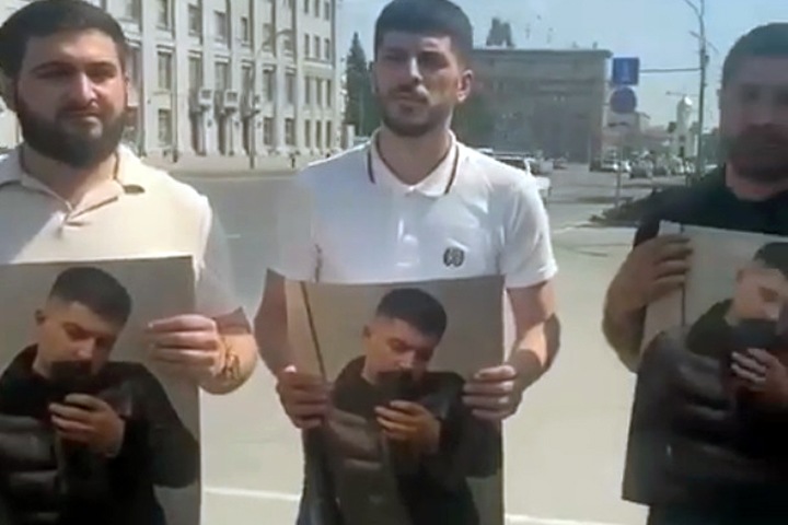 Азербайджанцы провели акцию памяти застреленного при задержании новосибирца