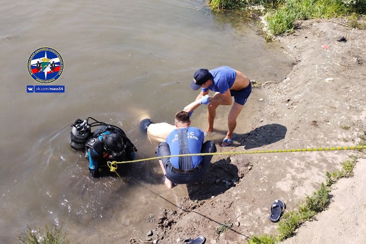 Мужчина утонул в озере на окраине Новосибирска