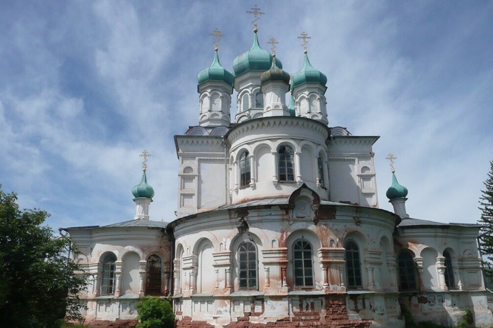 Волонтеры отреставрируют храмы и здание бывшего роддома в Иркутске
