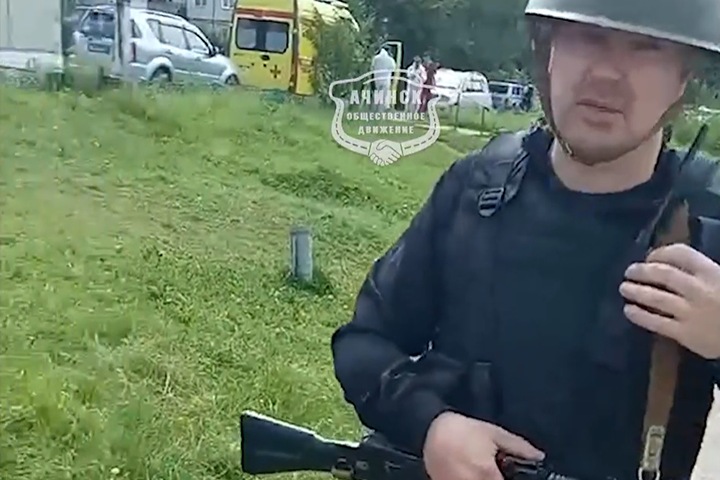 Красноярский военнослужащий устроил стрельбу в жилом доме
