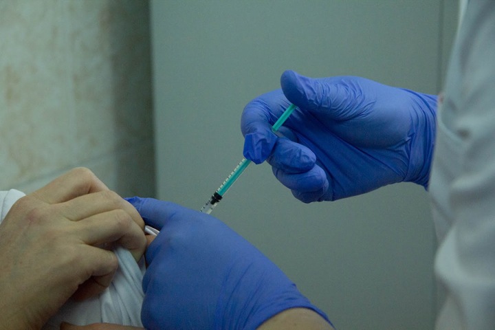 Названы противопоказания для вакцинации «ЭпиВакКороной»