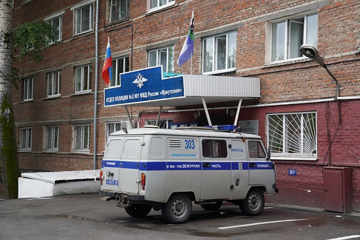 Иркутским полицейским дали 4 года за гибель мужчины, которого они «будили» шокером