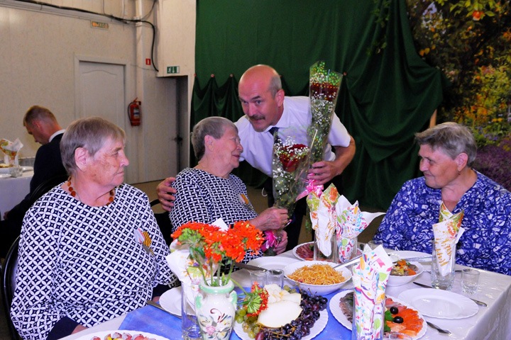 Богучанская ГЭС организовала праздник для ветеранов труда Кежемского района