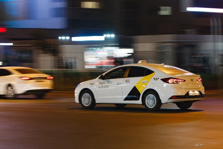 Клиент потребовал 500 млн от «Яндекс.Такси» за покушение на убийство в Новосибирске