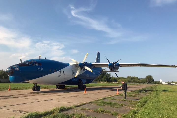 Самолет новосибирского НИИ авиации экстренно сел в Перми из-за отказа двигателя