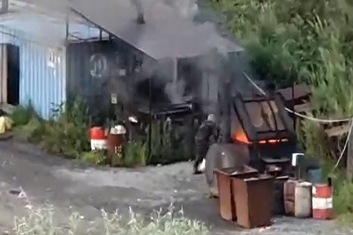 Отходы ковидных госпиталей сжигают открытым способом на Алтае