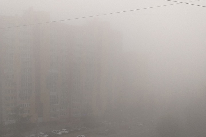 Самолеты не могут сесть в Иркутске из-за дыма от пожаров и тумана
