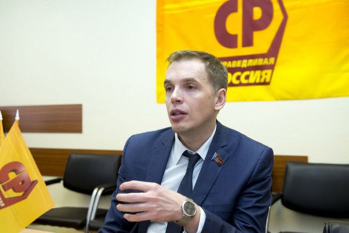 Алтайский кандидат в Госдуму потребовал снять конкурента с выборов за якобы связь со структурами Навального