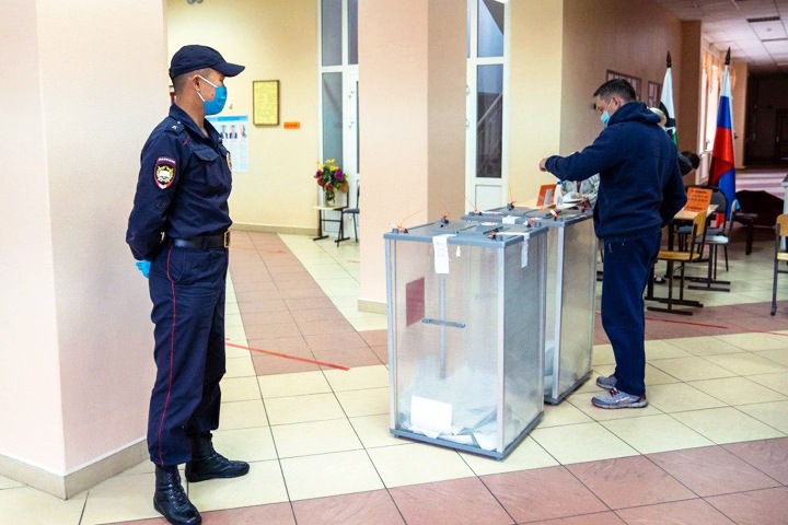 Новосибирскую «ЕР» на выборах Госдумы спонсирует глава муниципалитета. Партии собрали более 180 млн