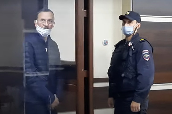 Родственников осужденного бывшего вице-мэра Барнаула подозревают в оскорблении судьи: «Твари, сдохните все!»