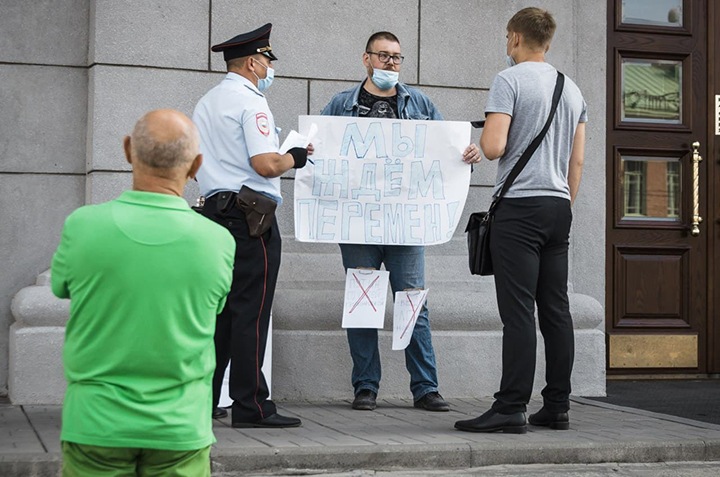 Суд признал нарушение прав новосибирского активиста при задержании в Томске