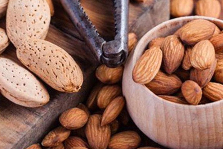 Полезные орехи – широкий выбор в PEKAR-KONDITER
