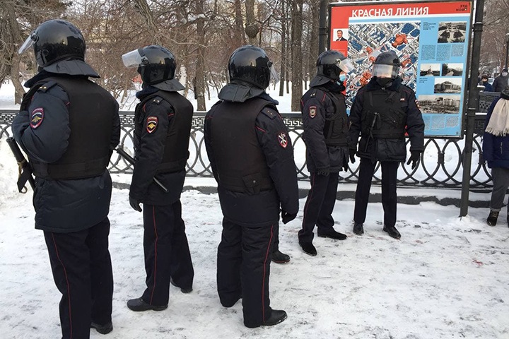 МВД пообещало новосибирским полицейским по 30 тыс. за митинг в поддержку политзаключенных — и теперь требует деньги с жителей