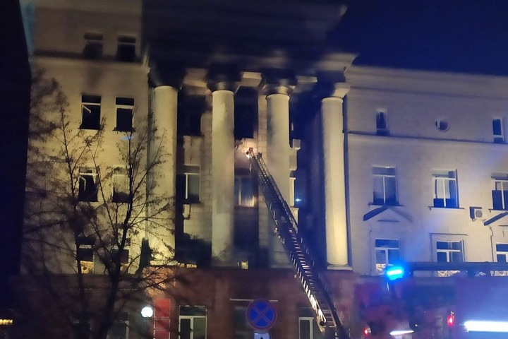 Пожар произошел в здании красноярского правительства