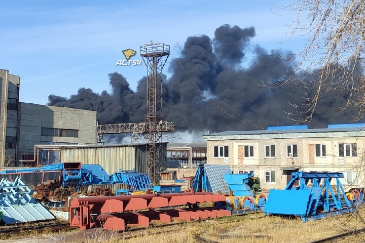 Дым от горящих покрышек заволок Новосибирск