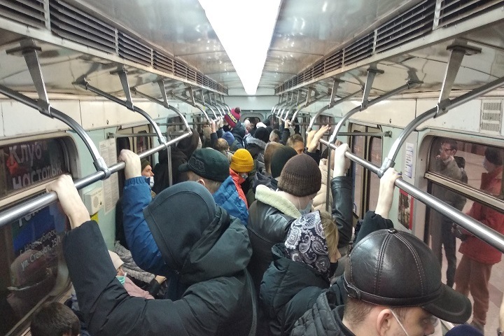 Новосибирское метро вернулось к обычному графику в «локдаун»