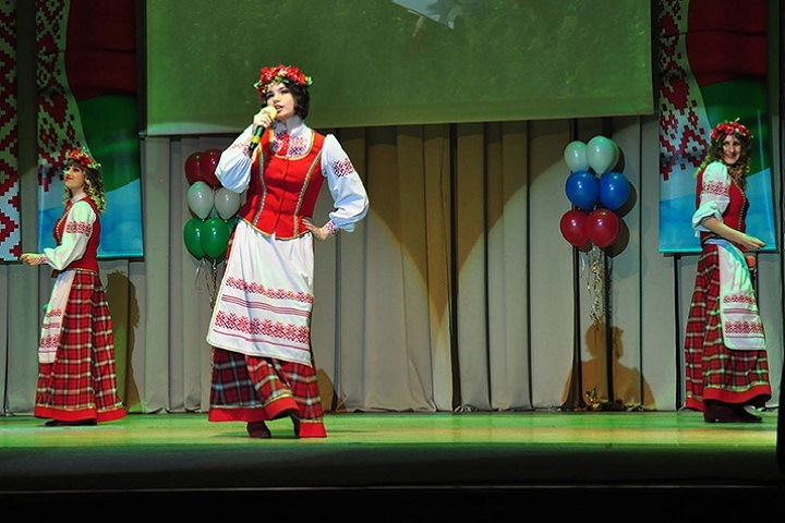 Белорусы в Сибири: помнят дзядов, чтят «Свечу» и готовят колдуны