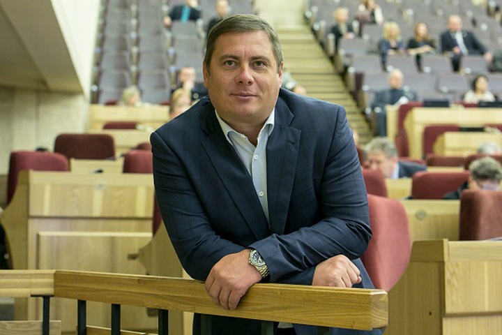 «ЕР» приостановит членство в партии арестованного новосибирского депутата