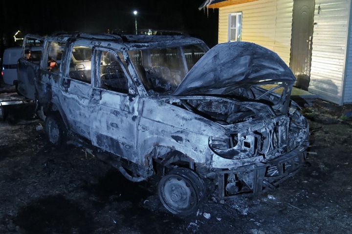 Новосибирец сжег машину незаплатившего работодателя на Алтае