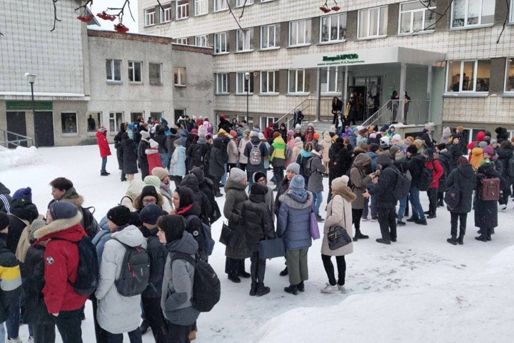Школы массово «заминировали» в Новосибирске