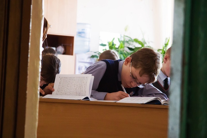 Новосибирских школьников переведут на дистанционное обучение