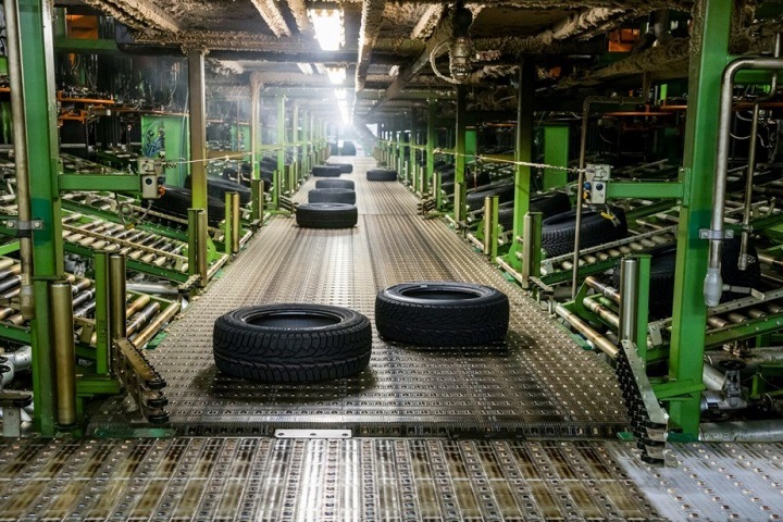 Рабочим шинного завода на Алтае назвали сроки возврата «замороженных» выплат