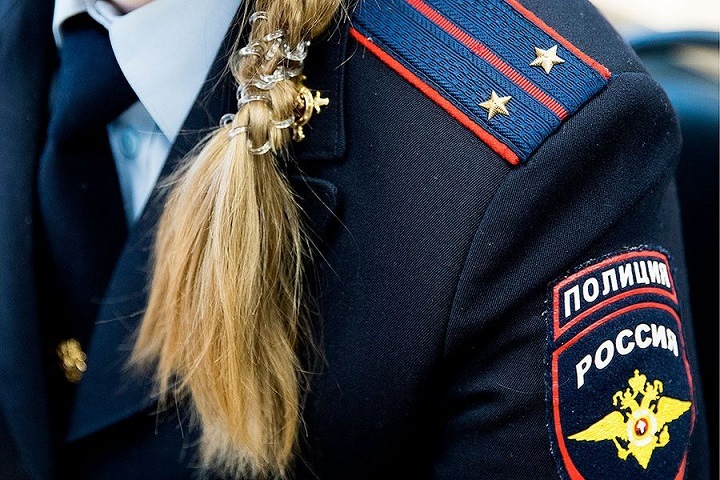 Оттаскала за волосы и искусала: полицейскую подозревают в нападении на знакомую в Забайкалье