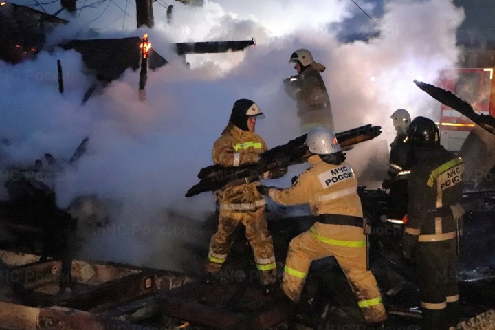 Трое погибли при пожаре в жилом доме в Забайкалье