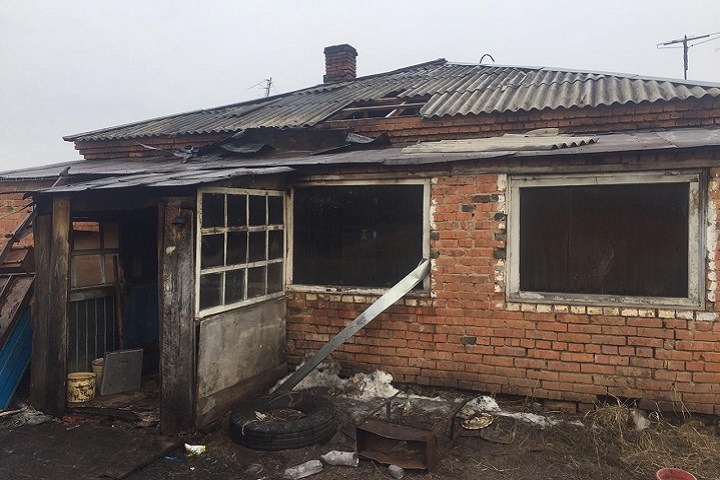 Двое детей погибли при пожаре в Новосибирской области
