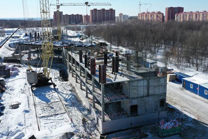 Новосибирские власти не определились с финансированием части поликлиник по договору с «ВИС»