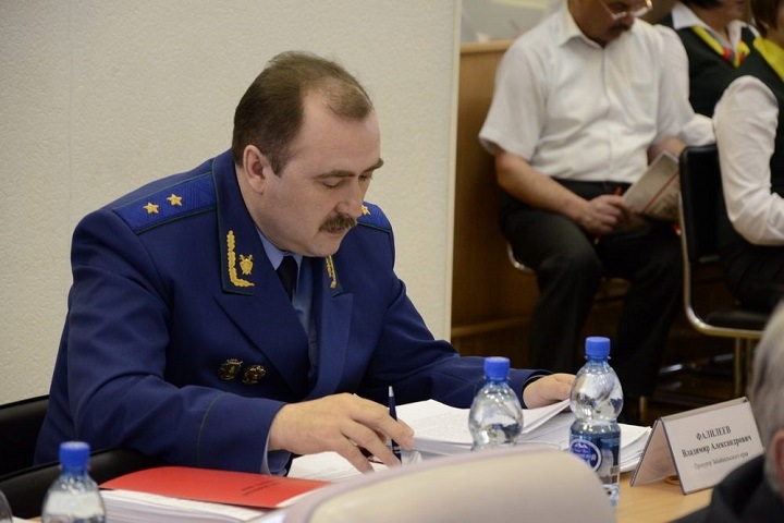 Суд выселил экс-прокурора Новосибирской области из служебной квартиры