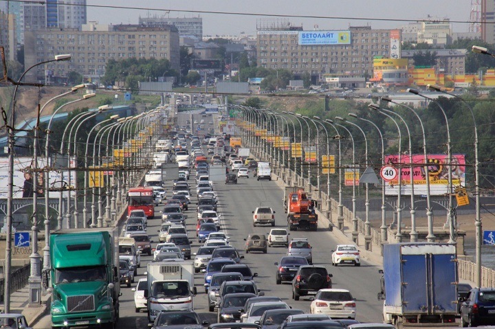 Новосибирские власти ищут подрядчика на ремонт Октябрьского моста за 2,2 млрд рублей