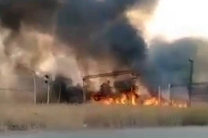 Пожары подошли к железной дороге в Омской области