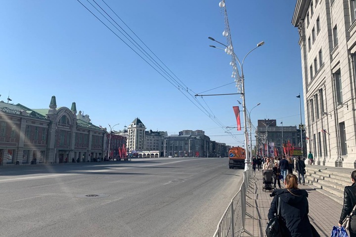 Центр Новосибирска снова перекрыли из-за репетиции военного парада