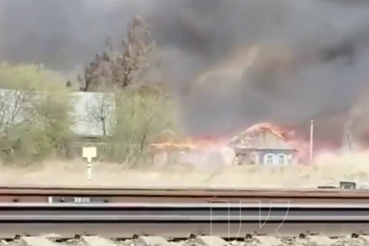 Более 50 домов загорелись в Кузбассе