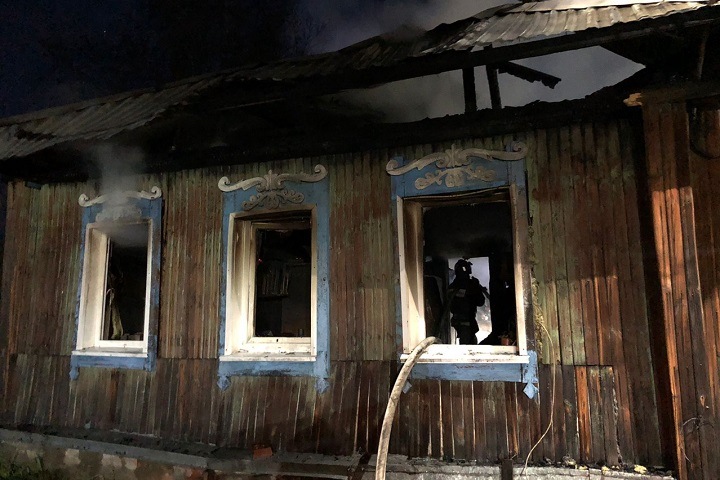 Два человека сгорели на пожаре под Новосибирском