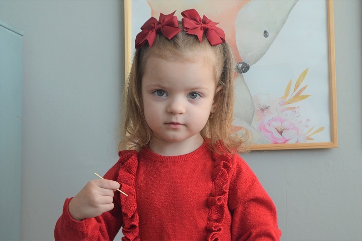 Двухлетней девочке с ДЦП из Новосибирска нужно дорогое лечение