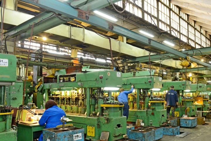 «Барнаульский станкостроительный завод» перевел 500 сотрудников на неполную рабочую неделю