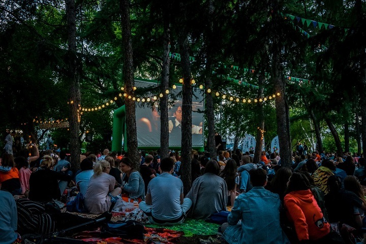 «Кино на траве» в Новосибирске откроется показом короткометражных фильмов Фестиваля уличного кино