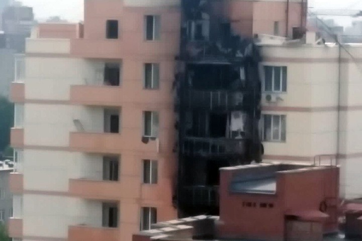 Кондиционеры загорелись на многоэтажке в центре Новосибирска