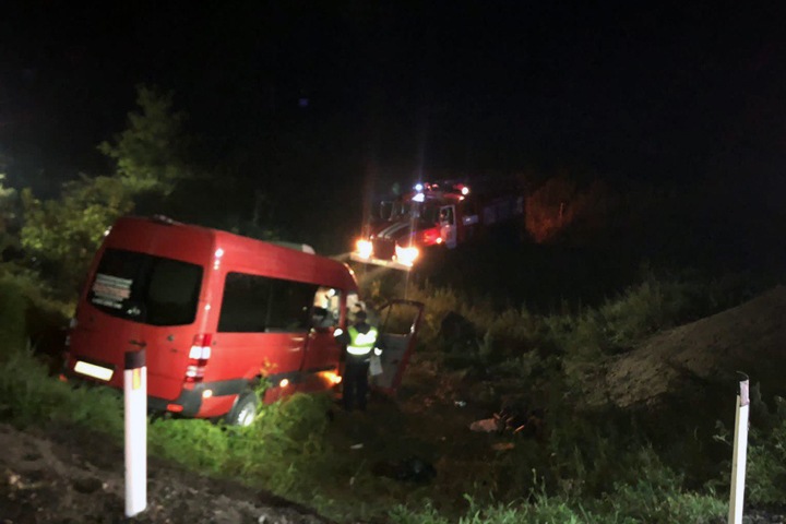 Грузовик врезался в автобус в Новосибирской области. Пострадали 11 человек