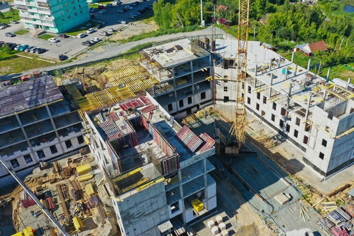 Новосибирские депутаты попросили разорвать концессию по четырем поликлиникам с «ВИС»: «Правительство плюет на людей»