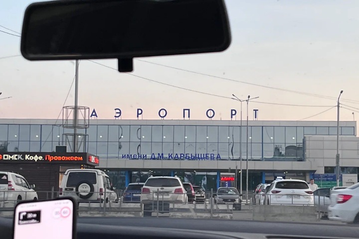 Рейсы из Омска задержали из-за нехватки самолетов